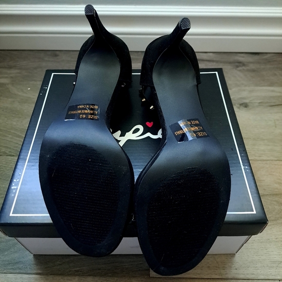 Qupid | Black suede pu ~ open toed high heel sandle with studs ankle strap - Picture 7 of 8